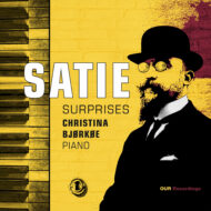 8226929.jpg Satie Surprises